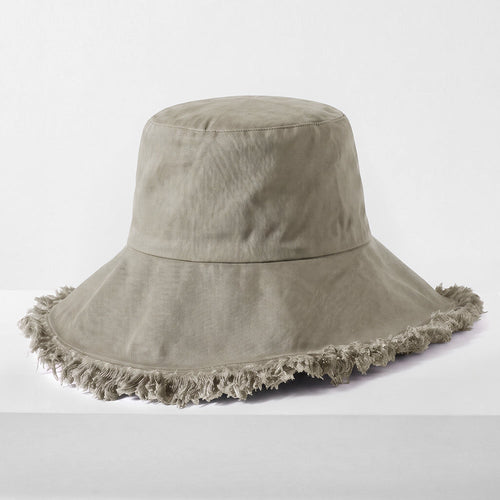 Cappello a secchiello frayed di colore lavanda di Sajishop, stile casual con bordi sfilacciati e design alla moda.