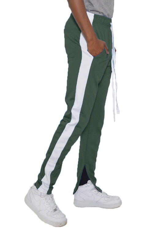 Pantaloni track slim fit Sajishop in tessuto nero, aderenti e comodi, con elastico in vita e dettagli sportivi.