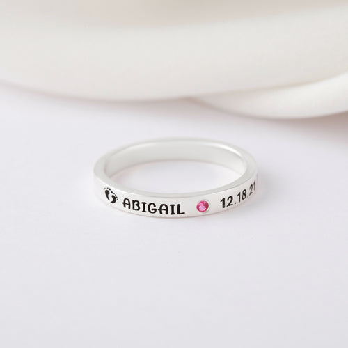 Anello Sajishop per neomamma in argento con incisione del nome del bambino, regalo perfetto per la prima madre.