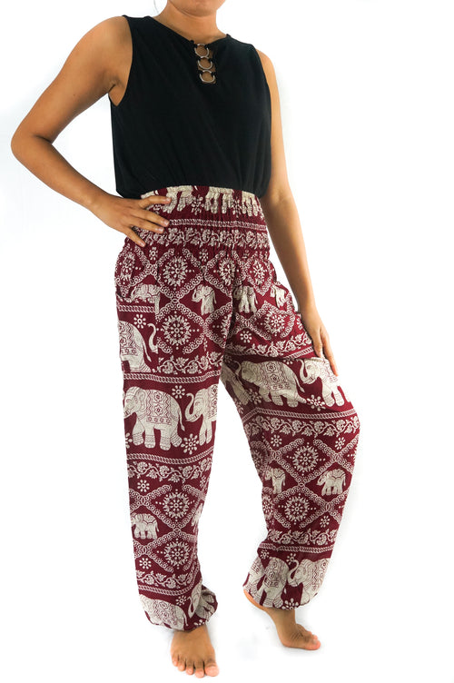 Pantaloni donna in stile boho e hippie color bordeaux con stampa elefante, ideali per yoga e relax, marca Sajishop.